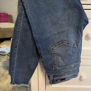 Kut Skinny Jeans Fray Ankle